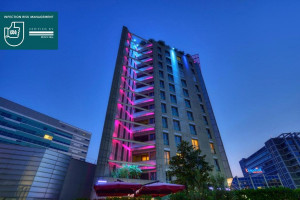  Vacation Hub International | UNAHOTELS The ONE Milano Hotel & Residence Food