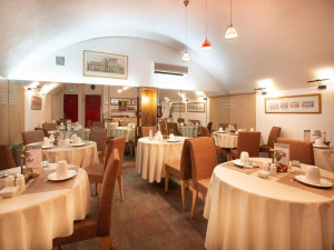  Vacation Hub International | Hôtel Pavillon Bastille Food