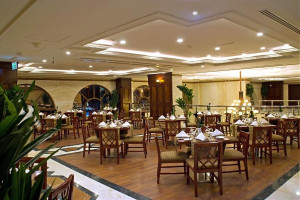  Vacation Hub International | Emaar Royal Hotel Al Madina Food
