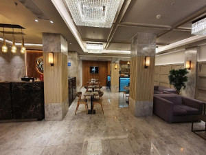  Vacation Hub International | Golden Royal Hotel Food