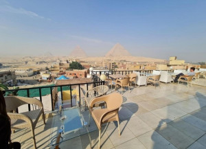  Vacation Hub International | Golden Pyramids Inn Food