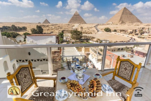  Vacation Hub International | Great Pyramid Inn Food