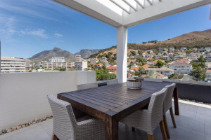  Vacation Hub International | 35 On Main by Stay In Luxury Food