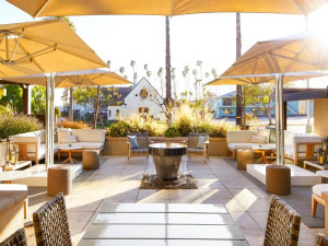 Vacation Hub International | Ambrose Hotel Food