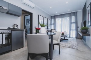  Vacation Hub International | The Catalyst Hotel Food