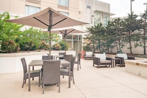  Vacation Hub International | Courtyard by Marriott Silver Spring Downtown Food