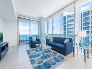 Vacation Hub International | Churchill Suites Monte Carlo Miami Beach Food