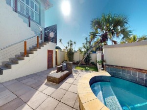  Vacation Hub International | The Eagle by Top Destinations Rentals Food