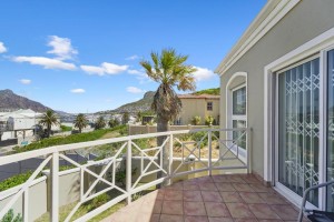 Vacation Hub International | Seaside Villa - 1 La Mer Food