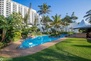  Vacation Hub International | Cabana Beach Resort Lobby