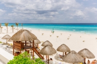  Vacation Hub International | Park Royal Cancún Lobby