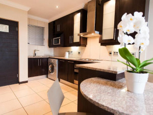  Vacation Hub International | Fairview All Suite Hotel Lobby
