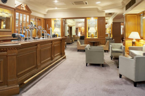  Vacation Hub International | Holiday Inn Maidstone - Sevenoaks Lobby