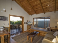  Vacation Hub International | Cliffhanger Cottages Lobby