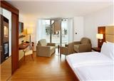  Vacation Hub International | Mercure Imlauer Nestroy Lobby
