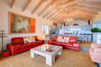  Vacation Hub International | Linkside 2 Guest House Lobby