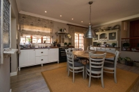  Vacation Hub International | The Rose Cottage B&B and Restaurant Lobby