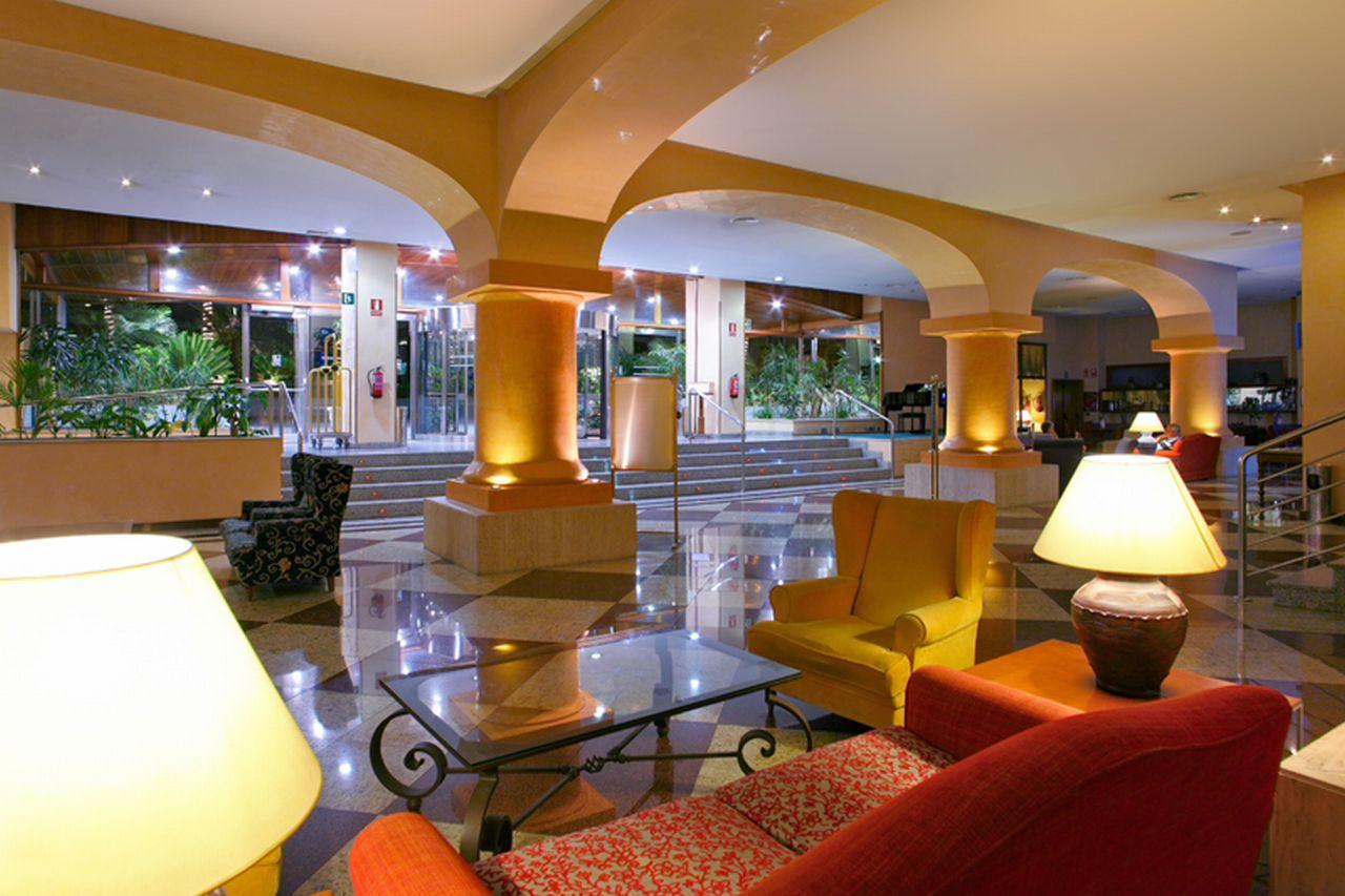  Vacation Hub International | Senator Barcelona Spa Hotel Lobby