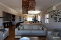  Vacation Hub International | Whale Away Guest House Lobby
