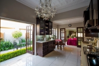  Vacation Hub International | 12 On Brecher Lobby