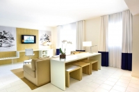  Vacation Hub International | Pestana South Beach Art Deco Boutique Hotel Lobby