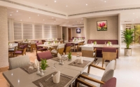  Vacation Hub International | Hawthorn Suites by Wyndham Abu Dhabi Lobby