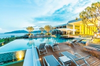 Vacation Hub International | Crest Resort & Pool Villas Lobby