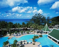  Vacation Hub International | Le Meridien Phuket Beach Resort Lobby