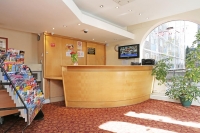  Vacation Hub International | Elysee Hotel Lobby