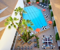  Vacation Hub International | The Beverly Hilton Lobby