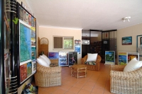  Vacation Hub International | Royal Palm Villas Lobby