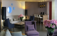  Vacation Hub International | Caravel Hotel Lobby