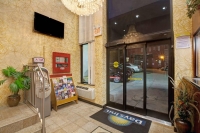  Vacation Hub International | Days Inn Brooklyn Lobby