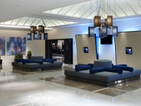  Vacation Hub International | Holiday Inn Express Dubai Airport Lobby
