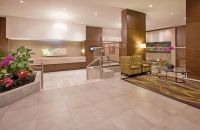 Vacation Hub International | Holiday Inn Vancouver-Centre Lobby