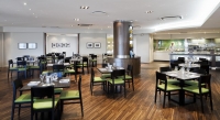  Vacation Hub International | Holiday Inn London Heathrow M4,JCT4 Lobby