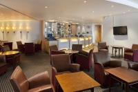  Vacation Hub International | Holiday Inn London Heathrow Ariel Lobby