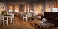  Vacation Hub International | Best Western Delphi Hotel Lobby