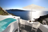  Vacation Hub International | VIP Suites Lobby