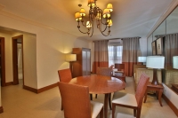  Vacation Hub International | Crown Regency Suites & Residences Lobby