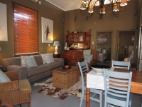  Vacation Hub International | Bid Huisie Lobby