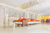  Vacation Hub International | The Royal Palm Beach Front Lobby