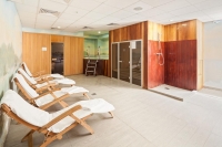  Vacation Hub International | SunFlower Park Hotel Lobby