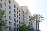  Vacation Hub International | Staybridge Suites Anaheim-Resort Area Lobby