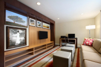  Vacation Hub International | Hawthorn Suites by Wyndham Raleigh Lobby