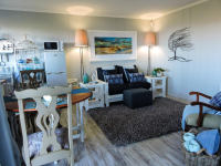  Vacation Hub International | Beach House - Mossel Bay Lobby