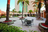  Vacation Hub International | DoubleTree by Hilton Hotel at the Entrance to Universal Orl Lobby