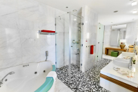  Vacation Hub International | Ramada Plaza Istanbul City Center Lobby