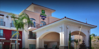  Vacation Hub International | Holiday Inn Express & Suites Los Angeles Downtown West Lobby