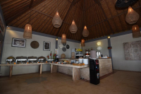  Vacation Hub International | Dream Beach Huts Lobby